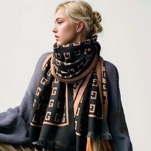 Scarve/ Wrap 25x 74
